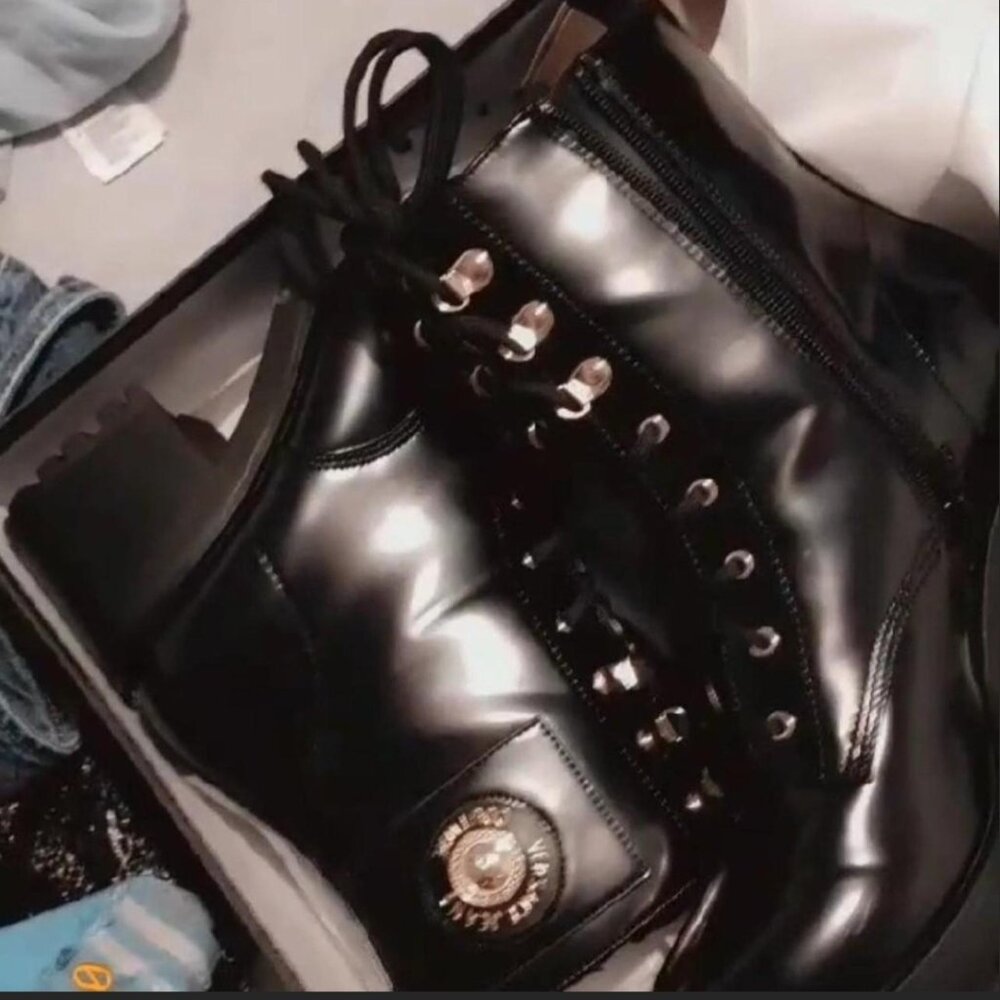VERSACE BLACK LACE UP BOOTS US9